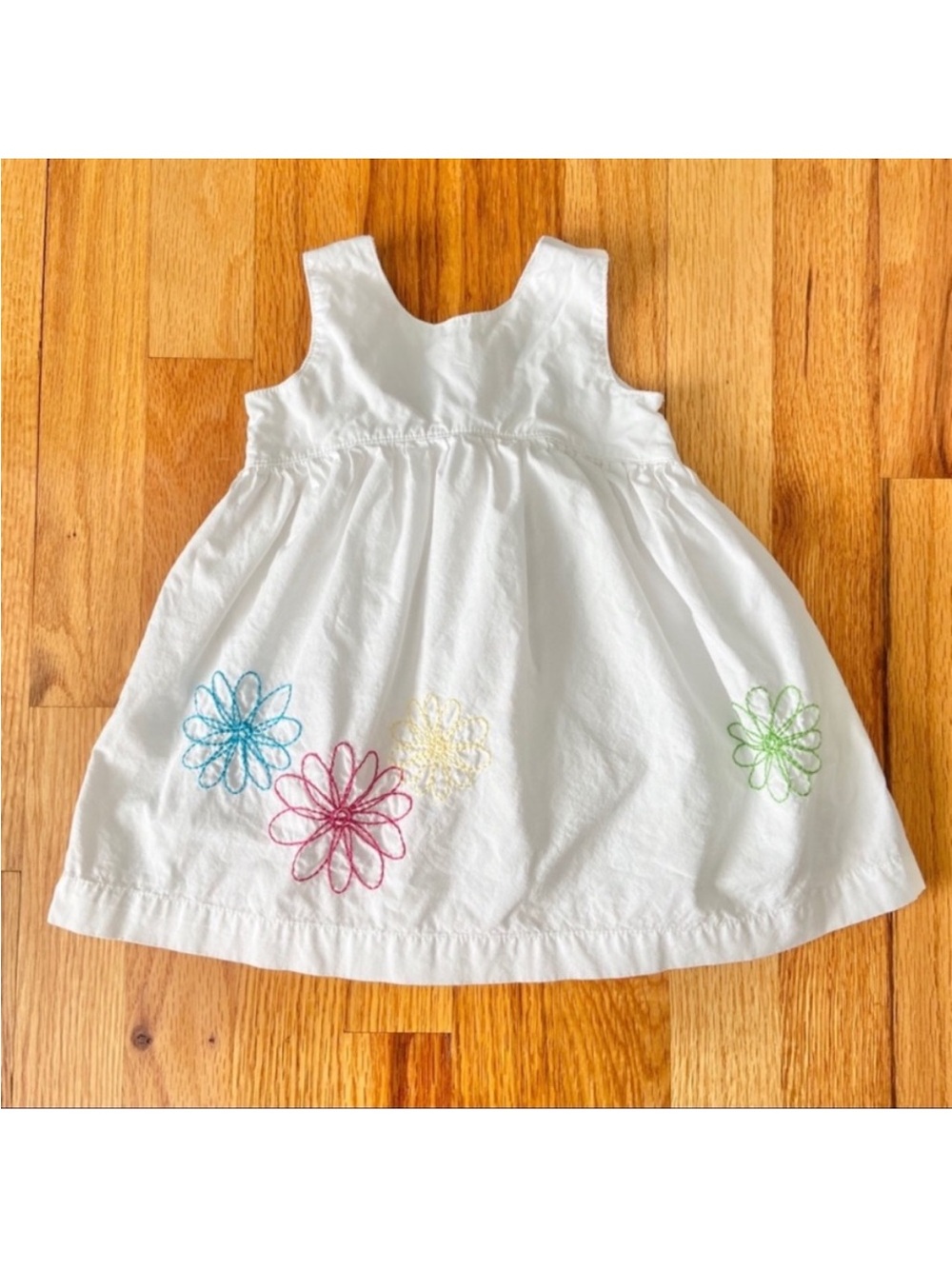 Carters Baby Girls Dress Size 9 Months Sleeveless Embroidered Flowers White